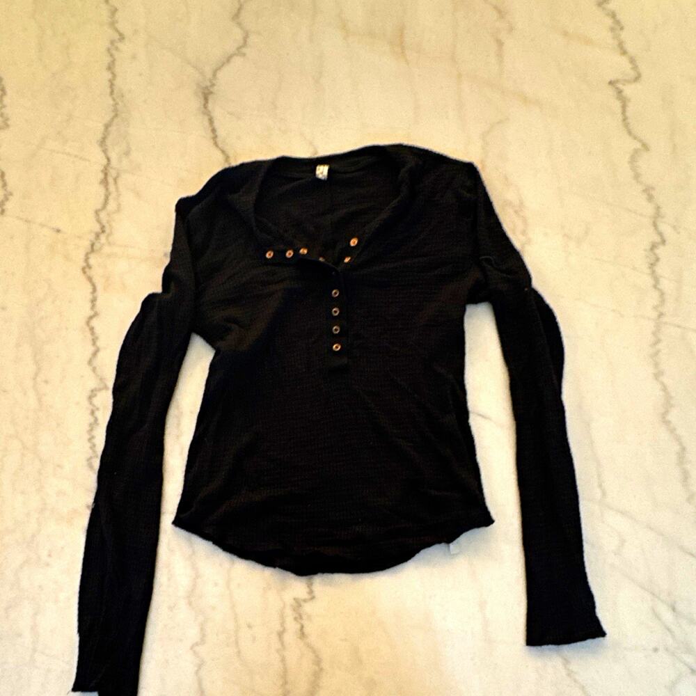 Intimately Womens Black Waffle Knit Long Sleeve V-Neck Henley Top Size M 0035